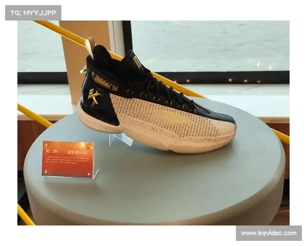 克莱·汤普森与安踏签下终身合约创商业里程碑